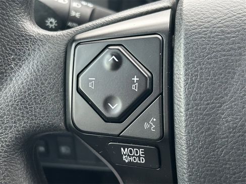 Used 2023 Toyota Tacoma SR image 31