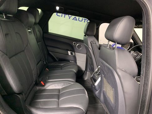 Used 2016 Land Rover Range Rover Sport SE image 38