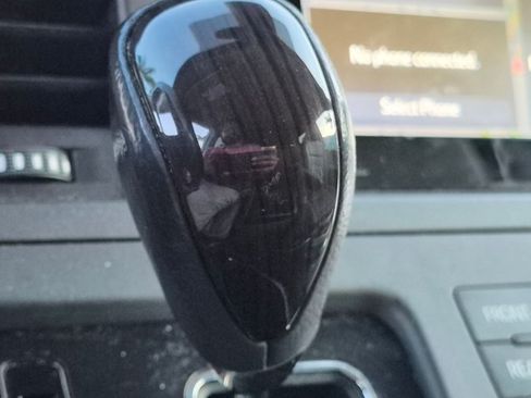 Used 2019 Toyota Sienna XLE w/ XLE Navigation Package FWD image 15