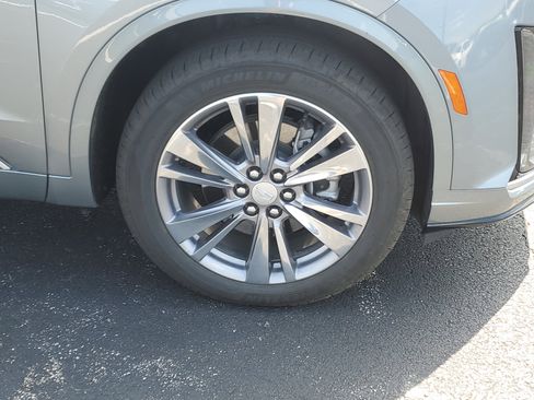 Certified 2025 Cadillac XT6 Premium Luxury image 5