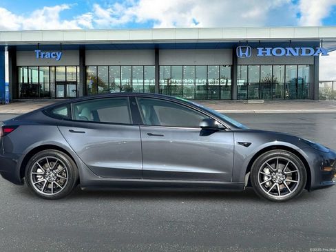 Used 2023 Tesla Model 3 Standard Range RWD image 4
