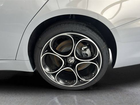 New 2025 Alfa Romeo Giulia Base w/ Driving Assist Package image 24