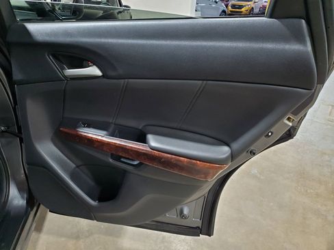 Used 2010 Honda Crosstour EX-L image 22