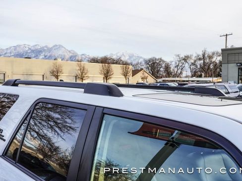 Used 2024 Toyota 4Runner TRD Off-Road Premium image 7