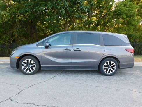 Certified 2025 Honda Odyssey EX-L image 9