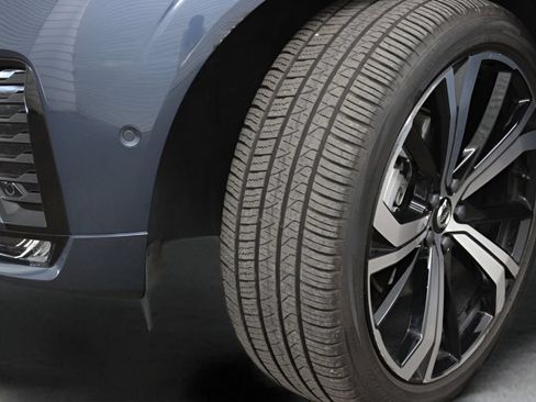 Certified 2025 Volvo XC60 B5 Ultra w/ Protection Package Premier AWD/4WD image 46