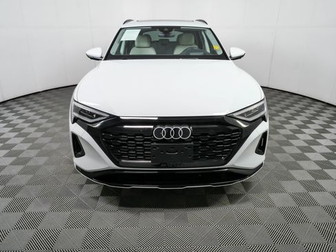 Certified 2024 Audi Q8 e-tron Prestige w/ Prestige Package AWD/4WD image 12