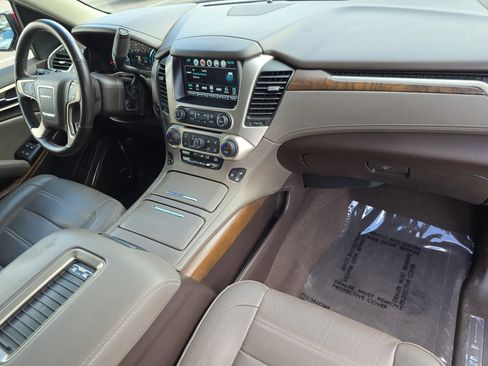 Used 2019 GMC Yukon Denali w/ Denali Ultimate Package image 11