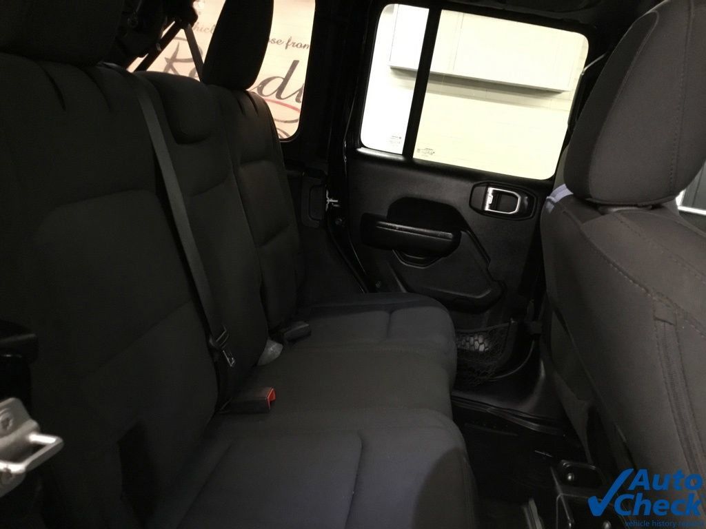 Used 2020 Jeep Wrangler Unlimited Sport AWD/4WD image 33