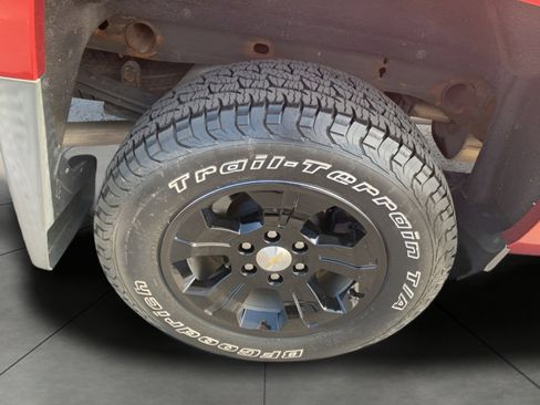 Used 2018 Chevrolet Silverado 1500 LT w/ All Star Edition AWD/4WD image 22