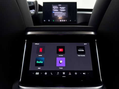 Used 2022 Tesla Model X Plaid image 32