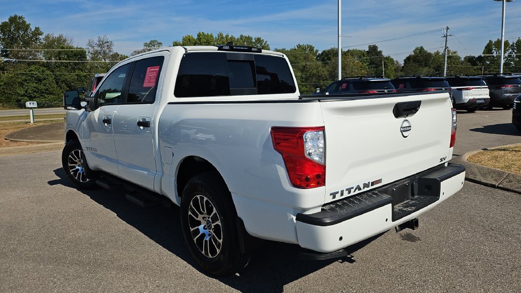 Certified 2024 Nissan Titan SV w/ SV Convenience Package RWD image 17