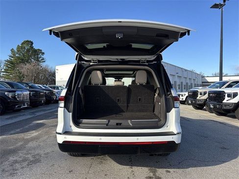 Used 2023 Lincoln Navigator Reserve image 31