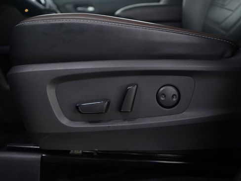 Used 2024 Nissan Pathfinder Platinum w/ Black Appearance Package image 23