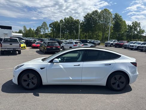 Used 2023 Tesla Model 3 Standard Range RWD image 2