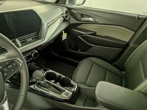 New 2025 Chevrolet Trax ACTIV w/ Driver Confidence Package image 24