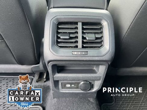 Certified 2022 Volkswagen Tiguan SE FWD image 30