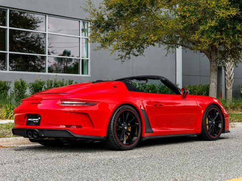 Used 2019 Porsche 911 Speedster RWD image 8