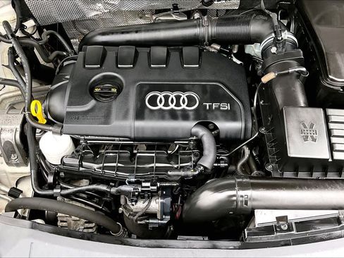 Used 2018 Audi Q3 2.0T Premium w/ Convenience Package image 32