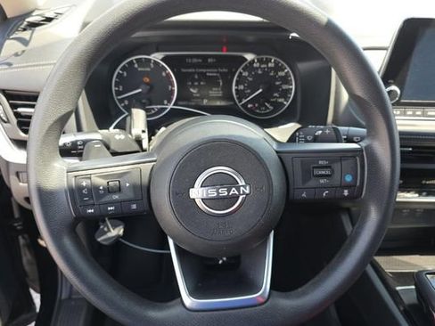 Used 2024 Nissan Rogue SV FWD image 16