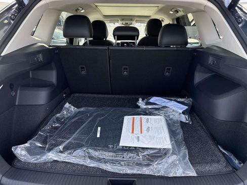 New 2026 Volkswagen Tiguan SE FWD image 5