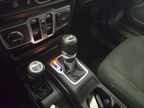 Certified 2018 Jeep Wrangler Unlimited Sport S AWD/4WD image 23