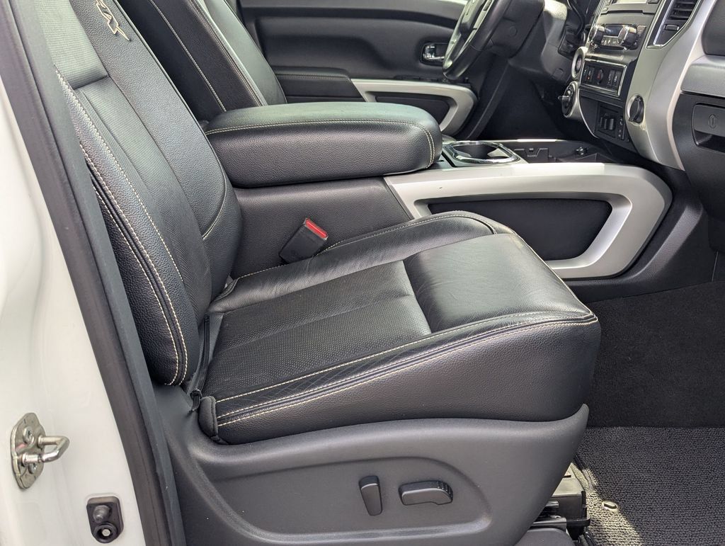 Used 2018 Nissan Titan PRO-4X w/ Pro-4x Convenience Package AWD/4WD image 26