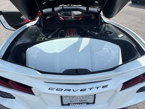 Used 2022 Chevrolet Corvette Stingray Premium Cpe w/ Z51 Performance Package RWD image 21