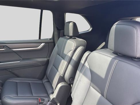 New 2026 GMC Acadia Elevation image 18