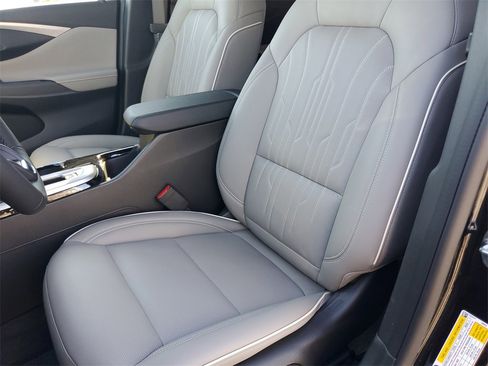 New 2026 Buick Envista Avenir image 8
