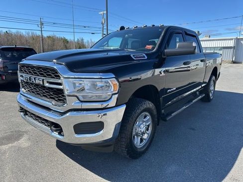 Used 2022 RAM 2500 Tradesman w/ Chrome Appearance Group AWD/4WD image 3
