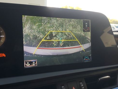 Certified 2022 Lexus ES 350 w/ Premium Package image 28