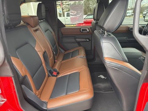 Used 2024 Ford Bronco Outer Banks w/ Sasquatch Package image 11