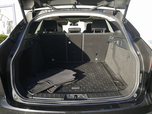 Used 2017 Jaguar F-PACE R-Sport image 15