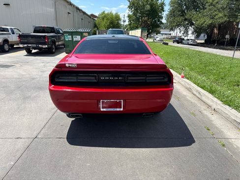 Used 2012 Dodge Challenger SXT Plus RWD image 10
