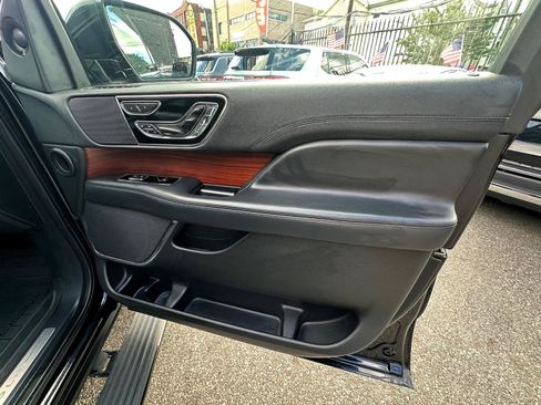 Used 2023 Lincoln Navigator L Reserve AWD/4WD image 24