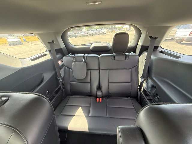 Used 2022 Ford Explorer XLT w/ Equipment Group 202A AWD/4WD image 14