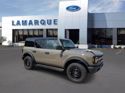 New 2026 Ford Bronco Outer Banks w/ Black Appearance Package AWD/4WD image 1
