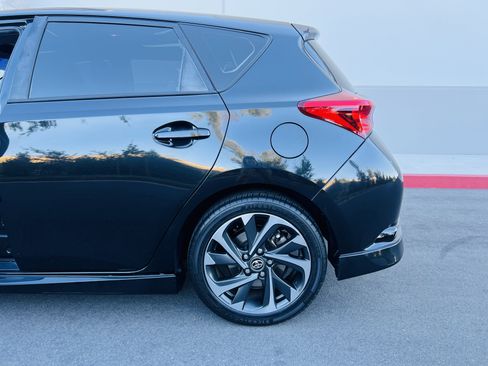 Used 2017 Toyota Corolla iM w/ Carpet Mat Package FWD image 12