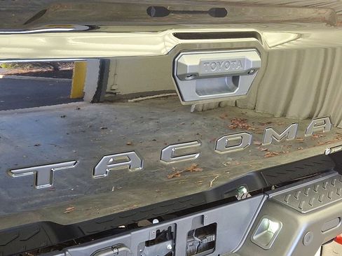 Used 2025 Toyota Tacoma Trailhunter image 24