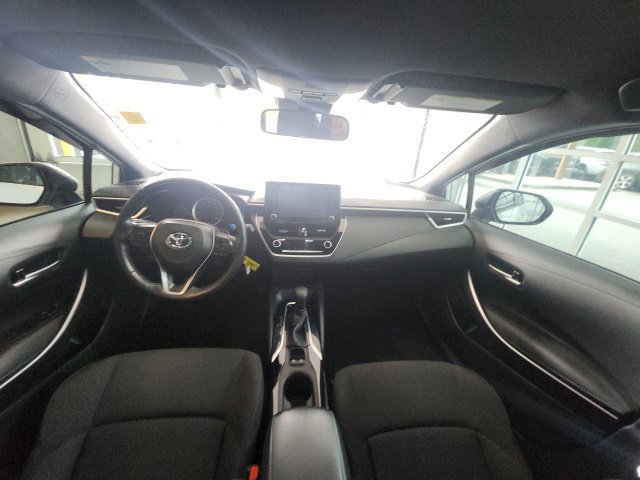 Used 2022 Toyota Corolla SE FWD image 3