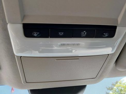Used 2024 Nissan Sentra SV FWD image 31