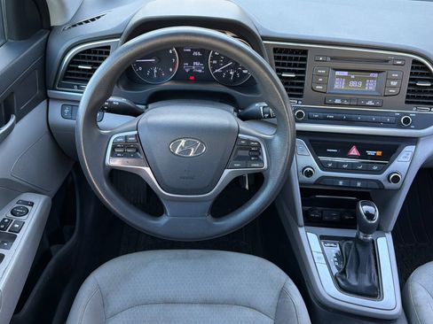 Used 2017 Hyundai Elantra SE FWD image 13