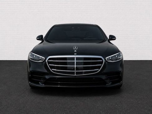 Used 2021 Mercedes-Benz S 580 4MATIC Sedan image 2