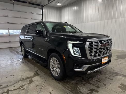 Used 2025 GMC Yukon XL Denali image 6