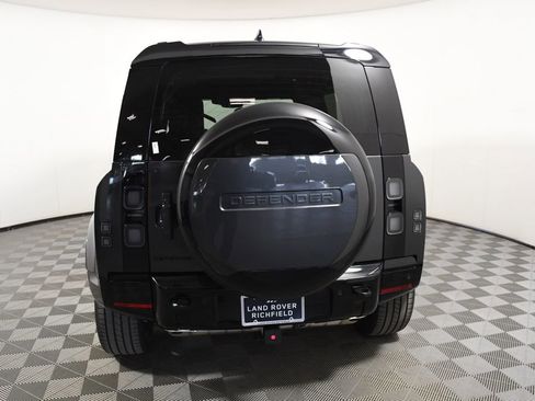 New 2026 Land Rover Defender 110 X-Dynamic SE image 5