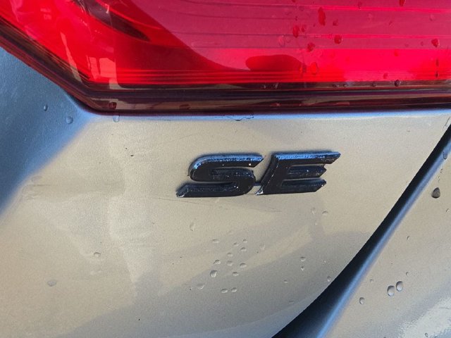Used 2018 Toyota Camry SE FWD image 26