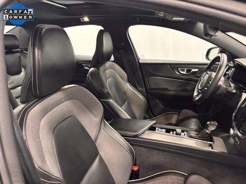 Used 2021 Volvo S60 T6 R-Design image 18
