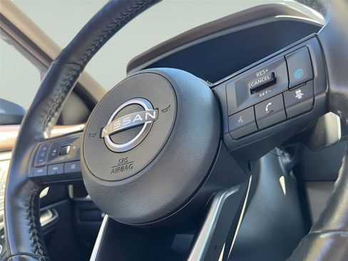 Used 2023 Nissan Rogue SL w/ SL Premium Package image 13