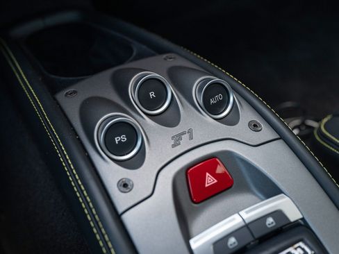 Used 2012 Ferrari 458 Italia Coupe RWD image 47